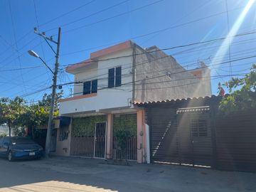 VENDO CASA EN PUERTO VALLARTA, COL. VALLE DORADO, NAYARIT