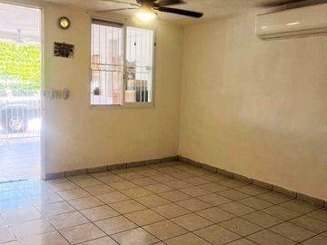 VENDO CASA EN PUERTO VALLARTA, COL. VALLE DORADO, NAYARIT