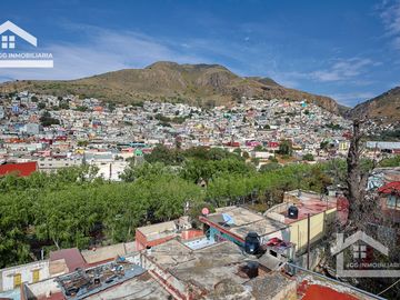 CASA UBICADA EN EL CENTRO DE PACHUCA, BARRIO SAN CLEMENTE PARTE ALTA.