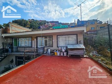CASA UBICADA EN EL CENTRO DE PACHUCA, BARRIO SAN CLEMENTE PARTE ALTA.