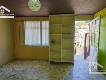CASA UBICADA EN EL CENTRO DE PACHUCA, BARRIO SAN CLEMENTE PARTE ALTA.