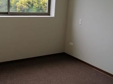 DEPTO 2D 2B CON EST Y BD, SECTOR RESIDENCIAL, CAMINO LOS INGLES VALPO EN $105.990.000