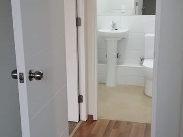 DEPTO 2D 2B CON EST Y BD, SECTOR RESIDENCIAL, CAMINO LOS INGLES VALPO EN $105.990.000