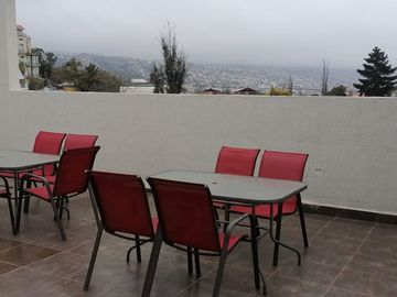 DEPTO 2D 2B CON EST Y BD, SECTOR RESIDENCIAL, CAMINO LOS INGLES VALPO EN $105.990.000