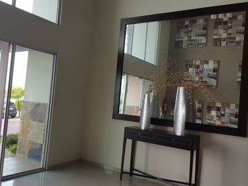 ¡Vendo! Departamento La Vista Towers 2 Dormitorios, Cerca City Mall La Rotonda