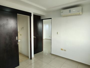 ¡Vendo! Departamento La Vista Towers 2 Dormitorios, Cerca City Mall La Rotonda