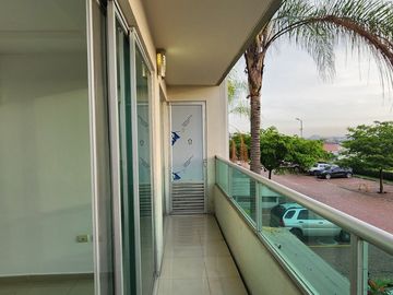 ¡Vendo! Departamento La Vista Towers 2 Dormitorios, Cerca City Mall La Rotonda