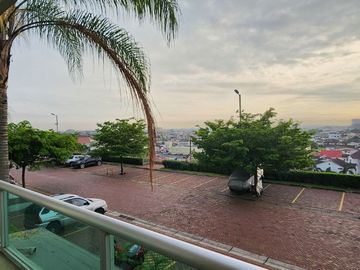 ¡Vendo! Departamento La Vista Towers 2 Dormitorios, Cerca City Mall La Rotonda