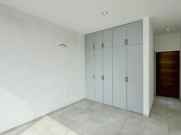CASA EN ZONA DORADA - VISTA HERMOSA, CUERNAVACA
