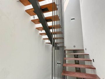 CASA EN ZONA DORADA - VISTA HERMOSA, CUERNAVACA