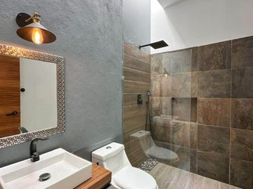 CASA EN ZONA DORADA - VISTA HERMOSA, CUERNAVACA