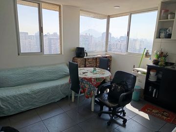 Se vende depto 2D, Serrano 611, Santa Isabel, Santiago