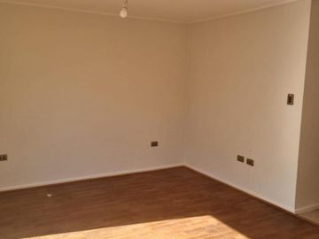 SE VENDE CASA CON EXCELENTE UBICACION COMERCIAL