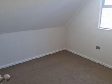 SE VENDE CASA CON EXCELENTE UBICACION COMERCIAL