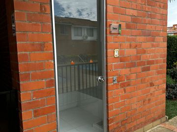 VENTA DE CAS EN CONDOMINIO EL PINO, JAMUNDI (VALLE)