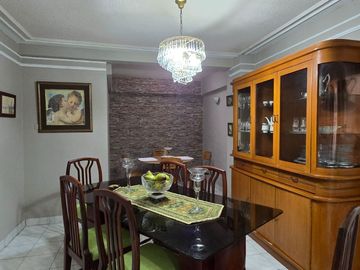¡Vendo Casa en Urdesa Central Sector Colegio Santo Domingo de Guzmán!