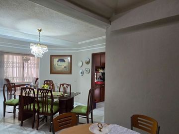 ¡Vendo Casa en Urdesa Central Sector Colegio Santo Domingo de Guzmán!