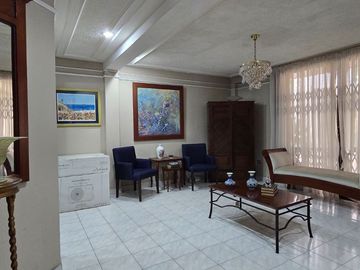¡Vendo Casa en Urdesa Central Sector Colegio Santo Domingo de Guzmán!