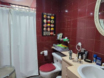 ¡Vendo Casa en Urdesa Central Sector Colegio Santo Domingo de Guzmán!