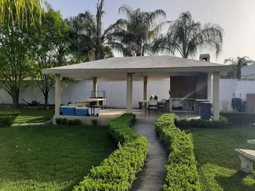 QUINTA EN VENTA EN CADEREYTA JIMENEZ NUEVO LEON, ZONA FRACC PRIVADO REAL DE PALMAS, TERR 2300 m2, A 10 MINUTOS DE AV ELOY CAVAZOS Y C JUAREZ SAN MATEO