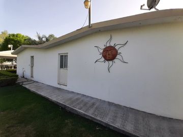 QUINTA EN VENTA EN CADEREYTA JIMENEZ NUEVO LEON, ZONA FRACC PRIVADO REAL DE PALMAS, TERR 2300 m2, A 10 MINUTOS DE AV ELOY CAVAZOS Y C JUAREZ SAN MATEO