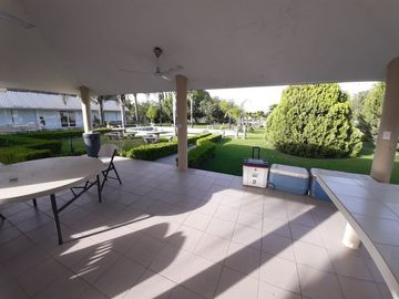 QUINTA EN VENTA EN CADEREYTA JIMENEZ NUEVO LEON, ZONA FRACC PRIVADO REAL DE PALMAS, TERR 2300 m2, A 10 MINUTOS DE AV ELOY CAVAZOS Y C JUAREZ SAN MATEO