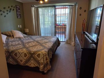 Se vende casa , 200 M2 , en condominio Laguna del Sol, Padre Hurtado
