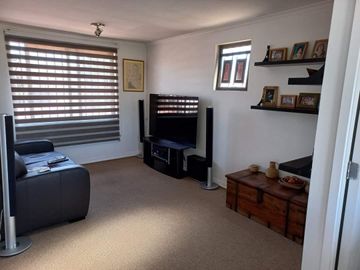 Se vende casa , 200 M2 , en condominio Laguna del Sol, Padre Hurtado