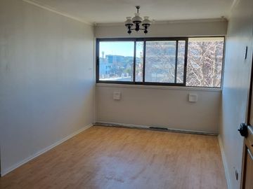 SE VENDE DEPARTAMENTO FRENTE PLAZA PINTO