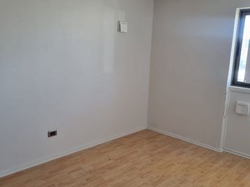 SE VENDE DEPARTAMENTO FRENTE PLAZA PINTO