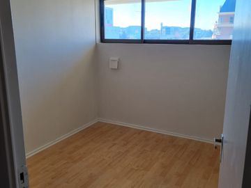 SE VENDE DEPARTAMENTO FRENTE PLAZA PINTO