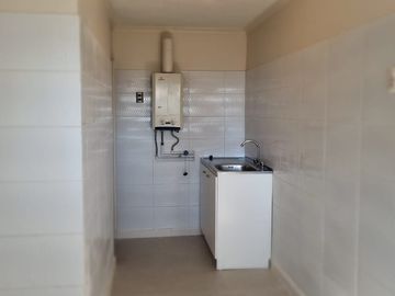 SE VENDE DEPARTAMENTO FRENTE PLAZA PINTO