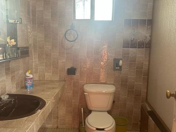 VENTA HERMOSA CASA EN XOCHIMILCO, STA CRUZ ALCALPIXCA, CDMX
