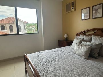 VENTA CASA ESTANCIAS DEL RIO SAMBORONDON