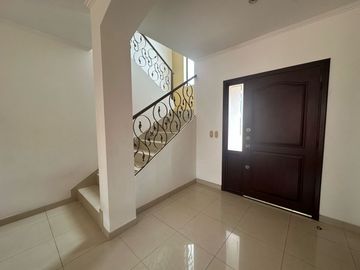 VENTA CASA ESTANCIAS DEL RIO SAMBORONDON