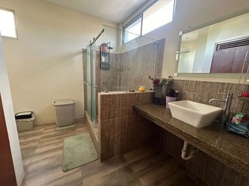 VENTA CASA ESTANCIAS DEL RIO SAMBORONDON