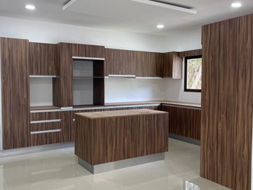 SE VENDE HERMOSA CASA CON ALBERCA EN PLAYA DEL CARMEN DE ENTREGA INMEDIATA A 7 MINUTOS DE LA PLAYA