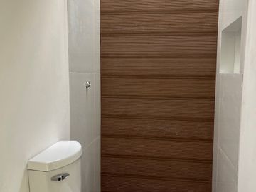 SE VENDE HERMOSA CASA CON ALBERCA EN PLAYA DEL CARMEN DE ENTREGA INMEDIATA A 7 MINUTOS DE LA PLAYA