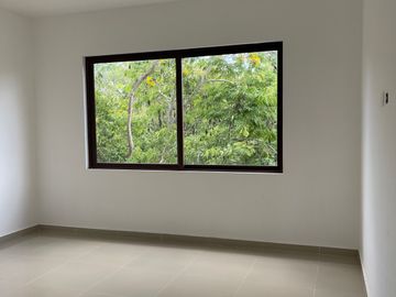 SE VENDE HERMOSA CASA CON ALBERCA EN PLAYA DEL CARMEN DE ENTREGA INMEDIATA A 7 MINUTOS DE LA PLAYA