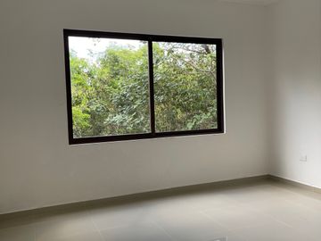 SE VENDE HERMOSA CASA CON ALBERCA EN PLAYA DEL CARMEN DE ENTREGA INMEDIATA A 7 MINUTOS DE LA PLAYA