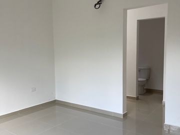 SE VENDE HERMOSA CASA CON ALBERCA EN PLAYA DEL CARMEN DE ENTREGA INMEDIATA A 7 MINUTOS DE LA PLAYA