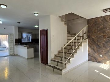 Vendo Moderna Casa en Ciudadela Guayacanes 2 Plantas en Sector Cerrado