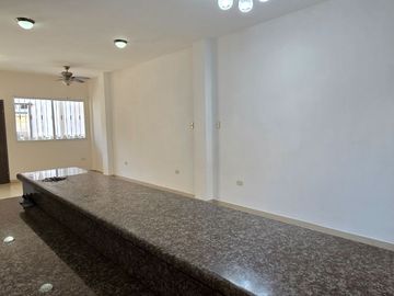 Vendo Moderna Casa en Ciudadela Guayacanes 2 Plantas en Sector Cerrado