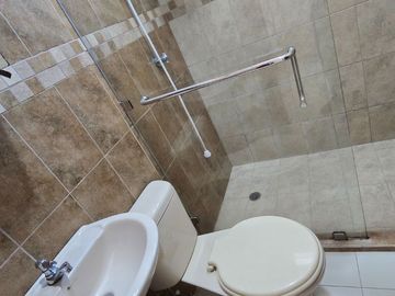 Vendo Moderna Casa en Ciudadela Guayacanes 2 Plantas en Sector Cerrado