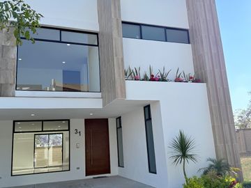 CASA SEMINUEVA EN VENTA EN PARQUE VERACRUZ LOMAS DE ANGELÓPOLIS PUEBLA CHOLULA