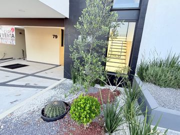 CASA SEMINUEVA EN VENTA EN PARQUE VERACRUZ LOMAS DE ANGELÓPOLIS PUEBLA CHOLULA