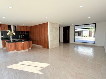 CASA SEMINUEVA EN VENTA EN PARQUE VERACRUZ LOMAS DE ANGELÓPOLIS PUEBLA CHOLULA