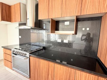CASA SEMINUEVA EN VENTA EN PARQUE VERACRUZ LOMAS DE ANGELÓPOLIS PUEBLA CHOLULA