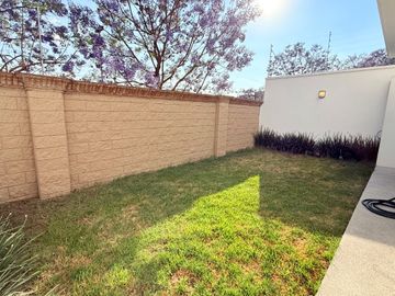 CASA SEMINUEVA EN VENTA EN PARQUE VERACRUZ LOMAS DE ANGELÓPOLIS PUEBLA CHOLULA