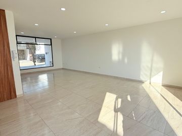 CASA SEMINUEVA EN VENTA EN PARQUE VERACRUZ LOMAS DE ANGELÓPOLIS PUEBLA CHOLULA
